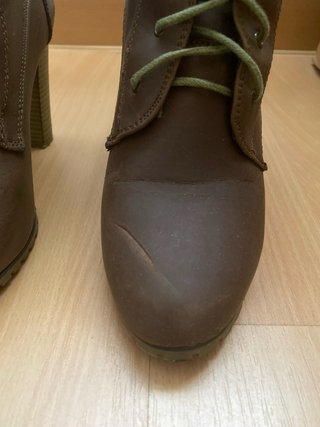 Regalo botines de tacón con cordones