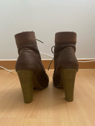 Regalo botines de tacón con cordones