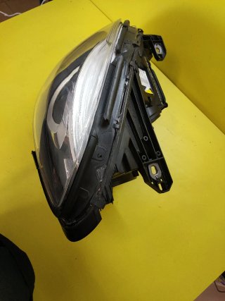 FARO DELANTERO IZQUIERDO MERCEDES CLASE B W246