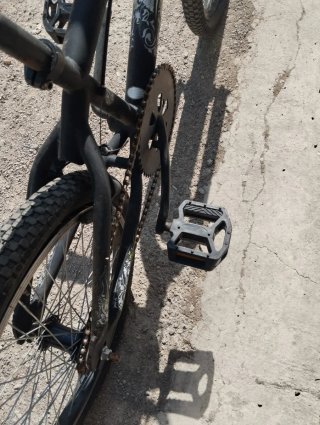 Bicicleta BMX negra