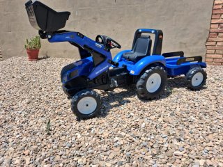 Tractor Pedales New Holland con Remolque y Pala