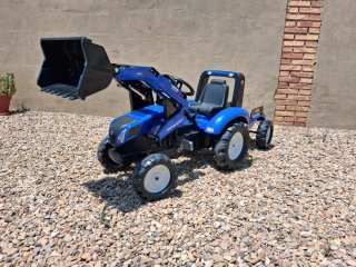 Tractor Pedales New Holland con Remolque y Pala