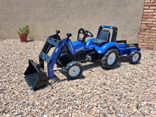 Tractor Pedales New Holland con Remolque y Pala