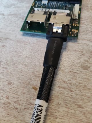 Tarjeta SAS Fujitsu con cable  mini sas
