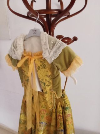 Traje de Fallera infantil Alicantina. Multicolor