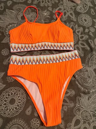 Bikini naranja con estampado zig-zag