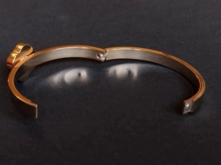 Pulsera Acero Dorado Flor Blanca