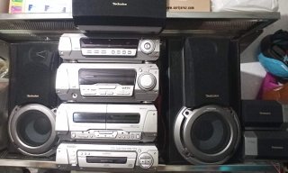 Minicadena Technics con Altavoces