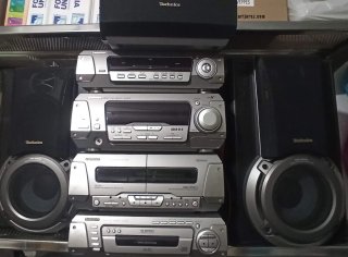 Minicadena Technics con Altavoces