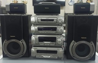 Minicadena Technics con Altavoces