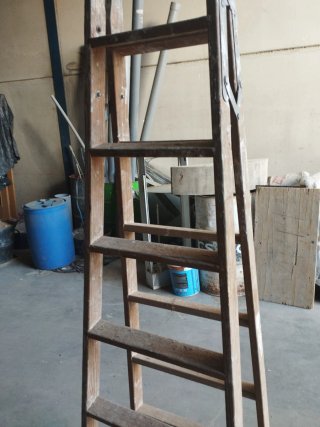 Escalera de caballo de madera