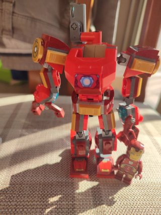 Lego 30305 e 76140 - Set Marvel