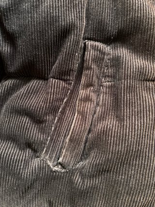 Cazadora acolchada de pana negra Bershka
