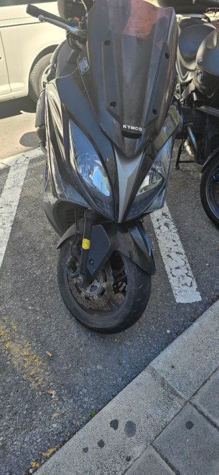 Kymco Maxi Scooter Negra Automática