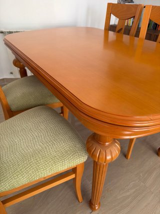 Mesa de comedor y 6 sillas