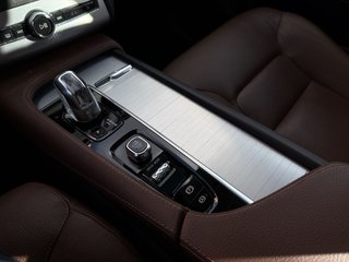 VOLVO XC90 2.0 T8 AWD Momentum Auto