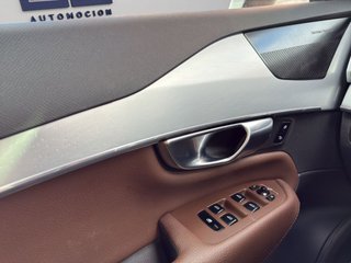 VOLVO XC90 2.0 T8 AWD Momentum Auto