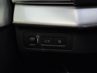 VOLVO XC90 2.0 T8 AWD Momentum Auto