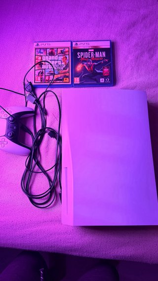 PlayStation 5 825GB con mando y juegos