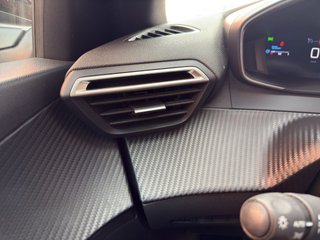 PEUGEOT 2008 Allure Pack BlueHDI 130 SS EAT8