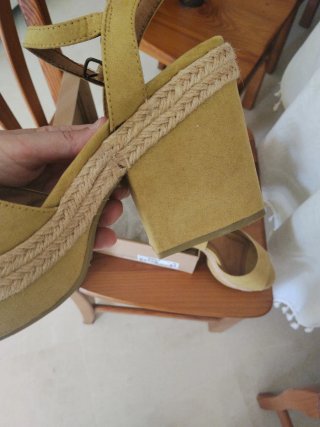 Sandalias Corina Mostaza Talla 41
