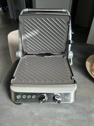 Parrilla Sage BBQ & Grill Casi Nueva