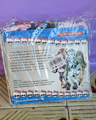 Caja de sobres cartas monster high 40 unidades