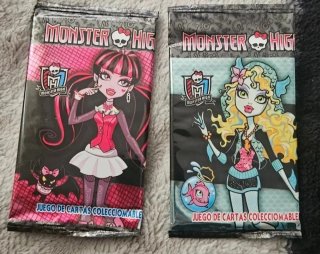 Caja de sobres cartas monster high 40 unidades