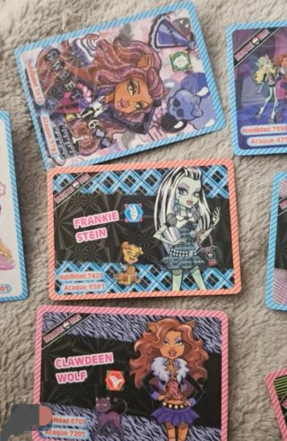 Caja de sobres cartas monster high 40 unidades