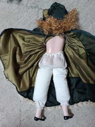 Muñeca de Porcelana Vestido Verde 45cm de altura