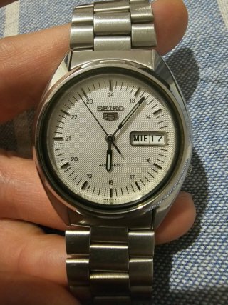 Reloj Seiko 5 Automático White waffle