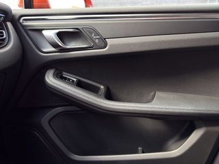 PORSCHE Macan Macan