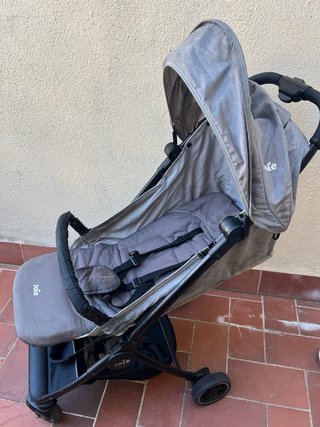 Silla de paseo Joie gris
