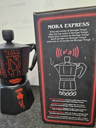 Cafetera Italiana Bialetti Stranger Things Nueva