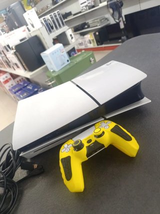 Consola PS5 Slim con Lector