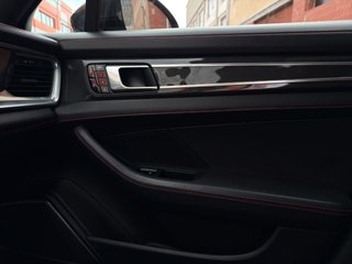 PORSCHE Panamera GTS