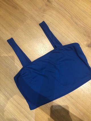 Top azul de tirantes