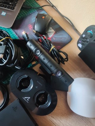 Accesorios PS4 Sony Cámara y Base Carga