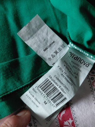 T-shirt verde con stampa cane