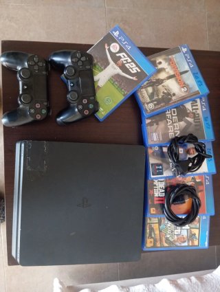 PS4 (PlayStation 4) Negra + 2 Controles + Juegos
