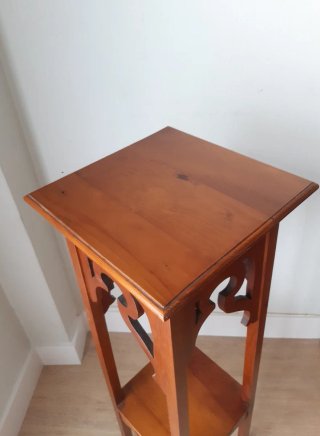 Mueble de madera para decoración