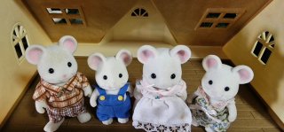 Ratones blancos Sylvanian Families