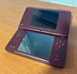 Nintendo DSi XL Morado