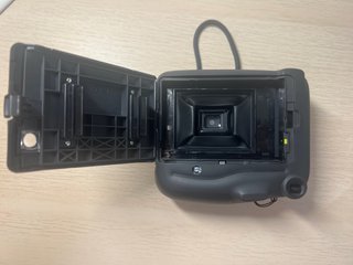 Cámara Instantánea Fujifilm Instax Mini 11 Negra