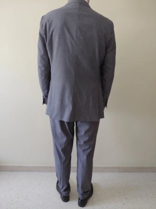 Traje gris Álvaro Moreno