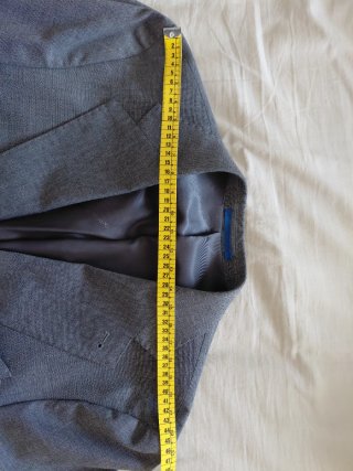 Traje gris Álvaro Moreno