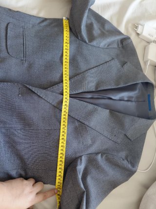 Traje gris Álvaro Moreno