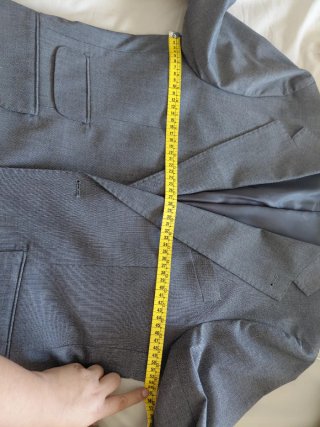 Traje gris Álvaro Moreno