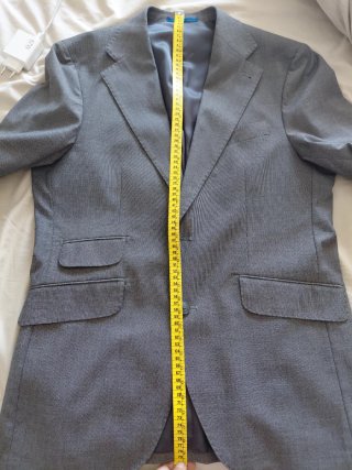 Traje gris Álvaro Moreno