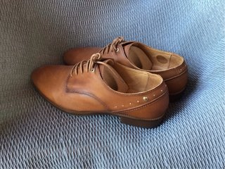 Zapatos de cordones marrones